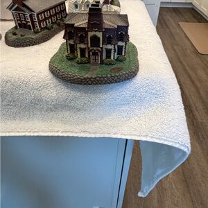 Charming Village Collectible Figurine Set